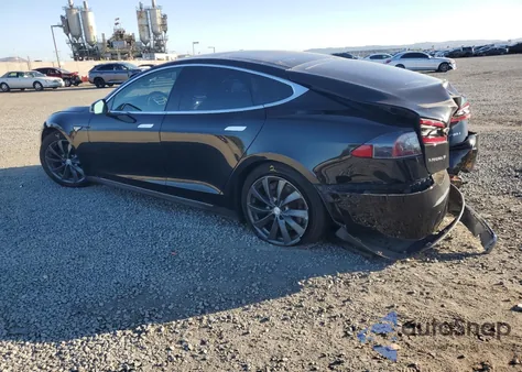 2013 Tesla Model S z USA, uszkodzony, nr VIN 5YJSA1DP9DFP17605